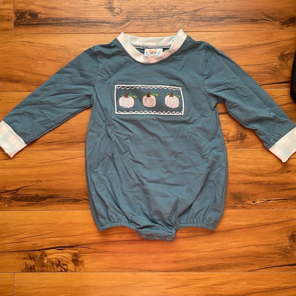 Busy Bee Smocks boys pumpkin button bubble. Size 18M. Dusty blue